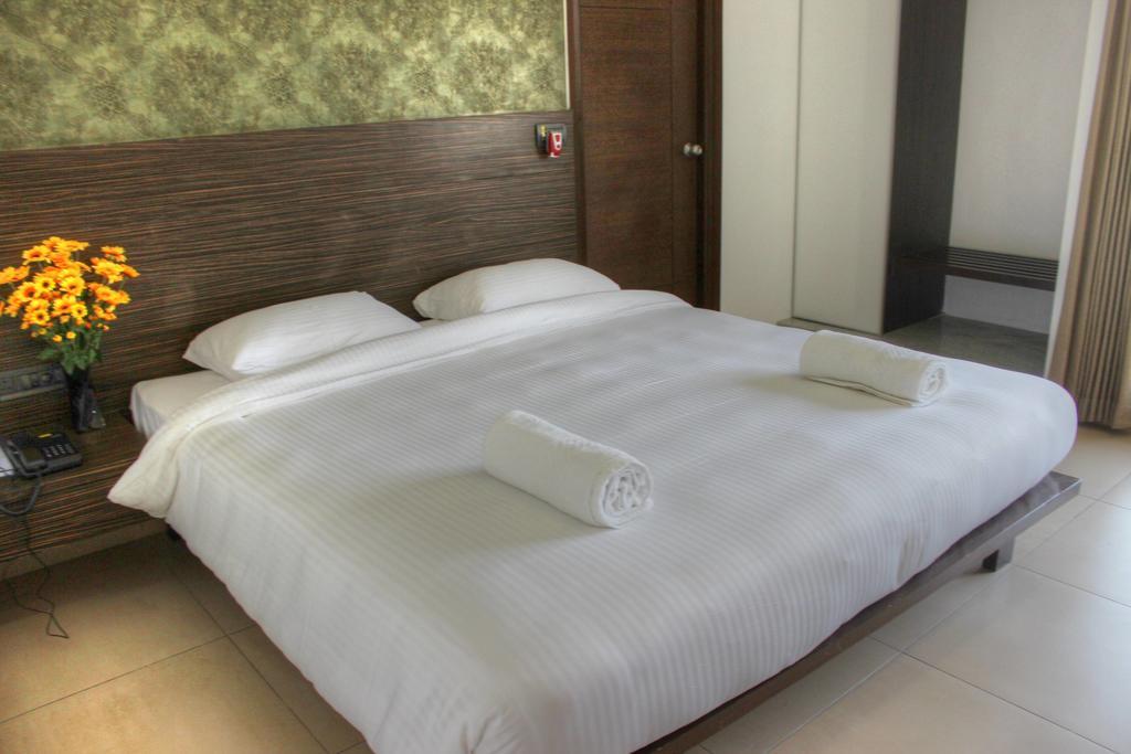 The Palazzo Hotel Haiderabad Kamer foto
