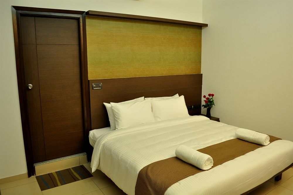 The Palazzo Hotel Haiderabad Buitenkant foto