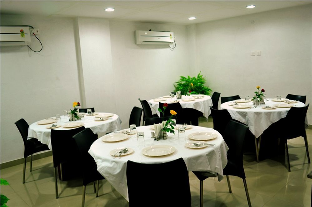 The Palazzo Hotel Haiderabad Buitenkant foto